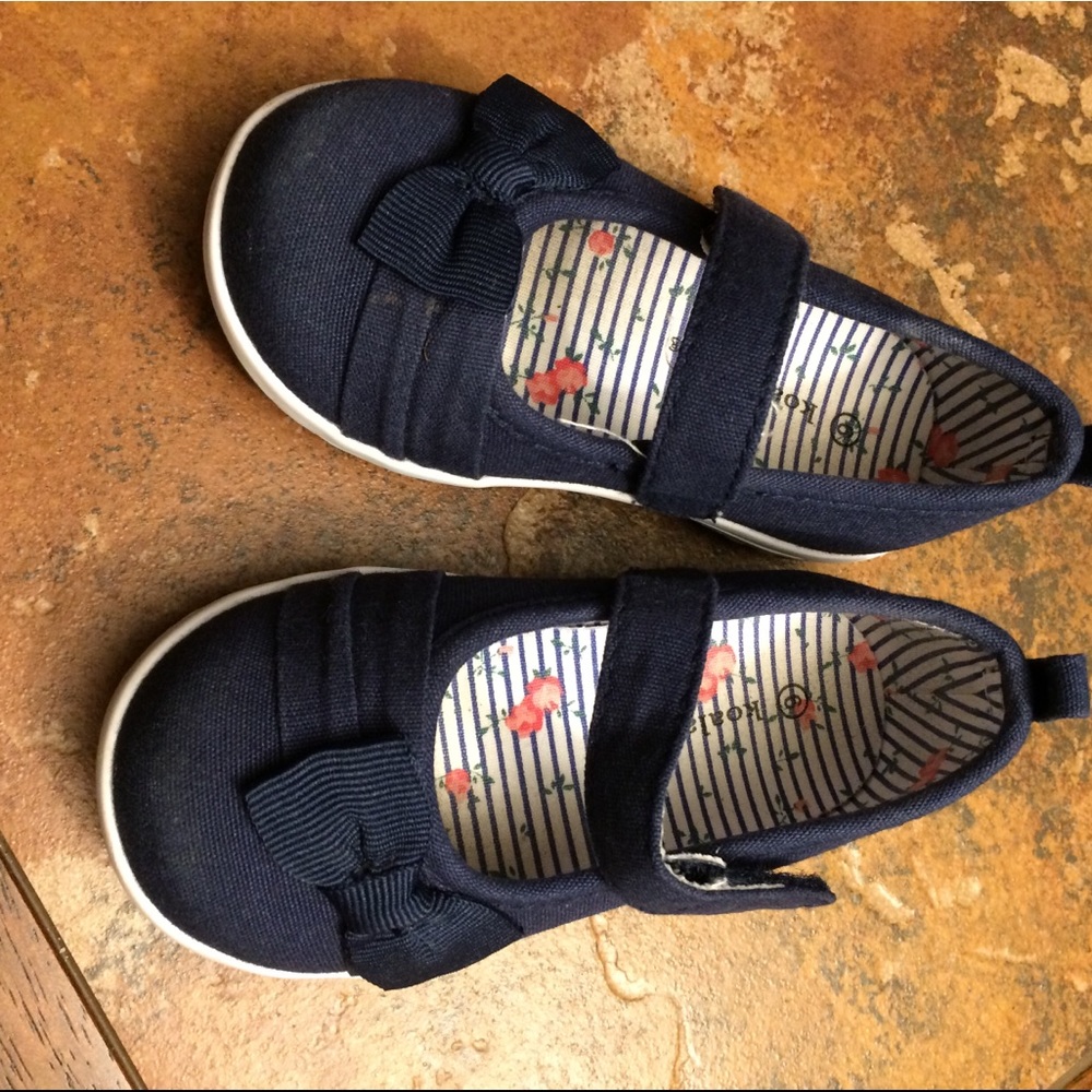 Toddler shoes. Koala Kids Size 6